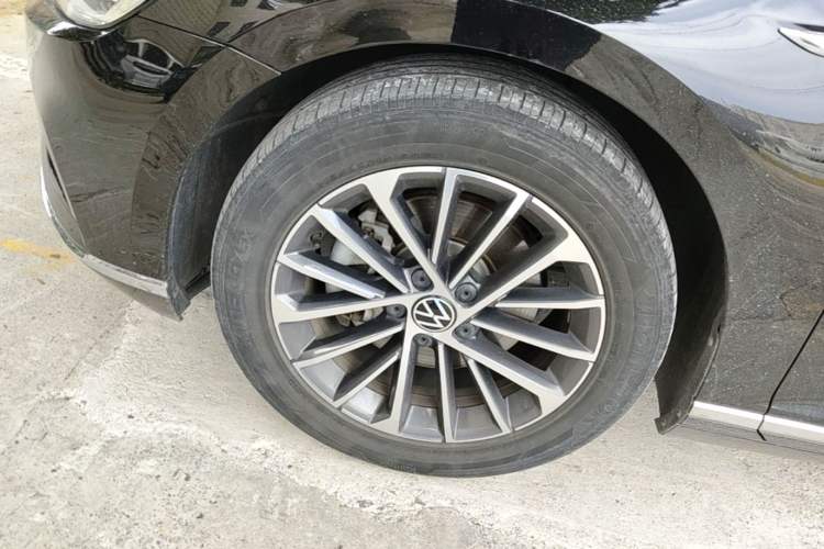 Used Volkswagen Magotan 2020 330TSI DSG Luxury Edition Left Front Wheel Hub