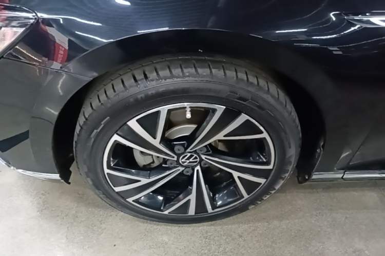 Used Volkswagen Magotan 2020 330TSI DSG Luxury Edition Left Front Wheel Hub