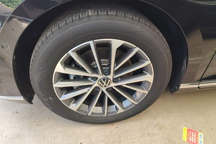 Used Volkswagen Magotan 2020 380TSI DSG Luxury Version Left Front Wheel Hub