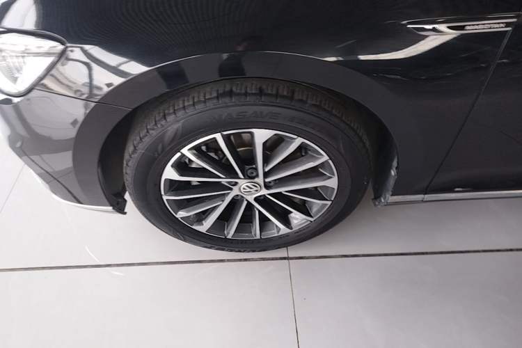 Used Volkswagen Magotan 2020 330TSI DSG Luxury Edition Left Front Wheel Hub