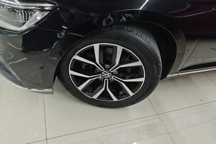 Used Volkswagen Magotan 2020 330TSI DSG Leading Model Left Front Wheel Hub