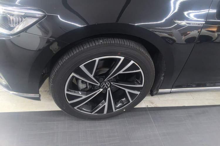 Used Volkswagen Magotan 2020 330TSI DSG Luxury Edition Left Front Wheel Hub