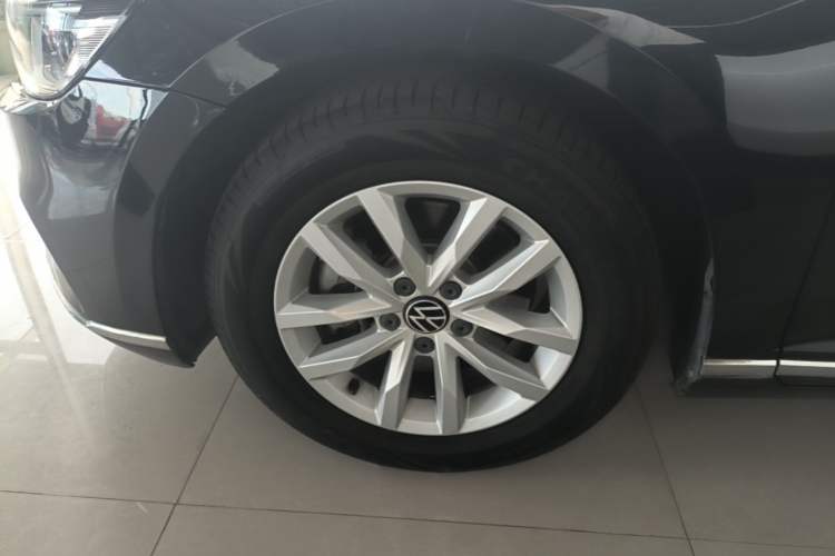 Used Volkswagen Magotan 2020 280TSI DSG Comfort Edition Left Front Wheel Hub