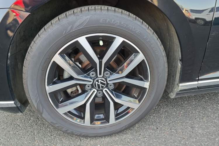 Used Volkswagen Magotan 2020 330TSI DSG Leading Model Left Front Wheel Hub