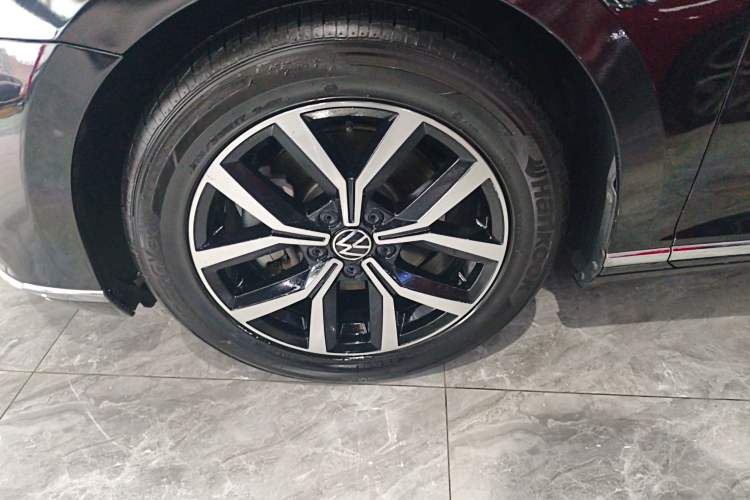 Used Volkswagen Magotan 2020 330TSI DSG Leading Model Left Front Wheel Hub