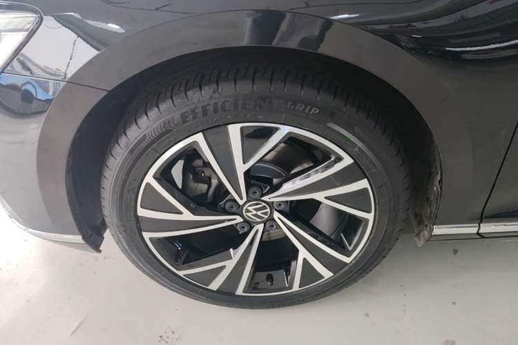 Used Volkswagen Magotan 2020 330TSI DSG Luxury Edition Left Front Wheel Hub