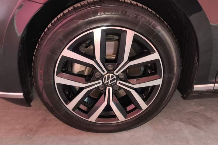 Used Volkswagen Magotan 2020 330TSI DSG Leading Model Left Front Wheel Hub