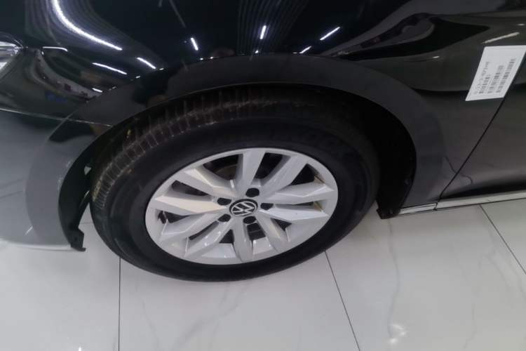 Used Volkswagen Magotan 2020 280TSI DSG Comfort Edition Left Front Wheel Hub