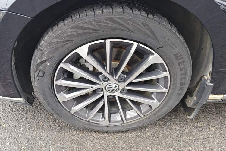Used Volkswagen Magotan 2020 330TSI DSG Luxury Edition Left Front Wheel Hub