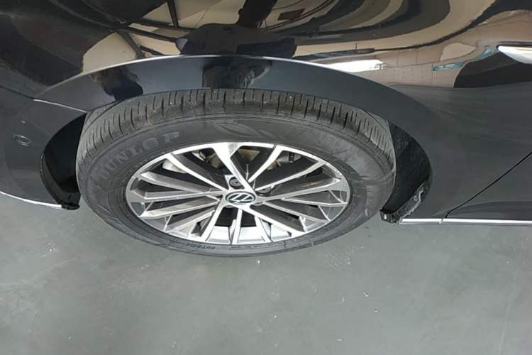 Used Volkswagen Magotan 2020 380TSI DSG Luxury Version Left Front Wheel Hub