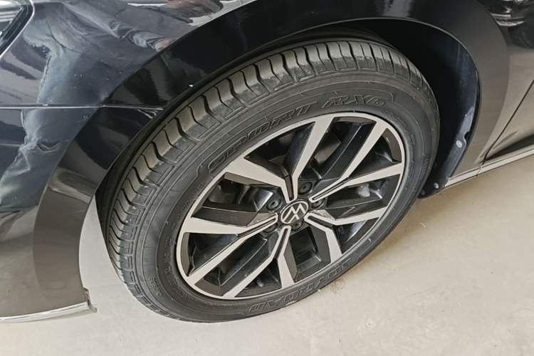 Used Volkswagen Magotan 2020 330TSI DSG Luxury Edition Left Front Wheel Hub