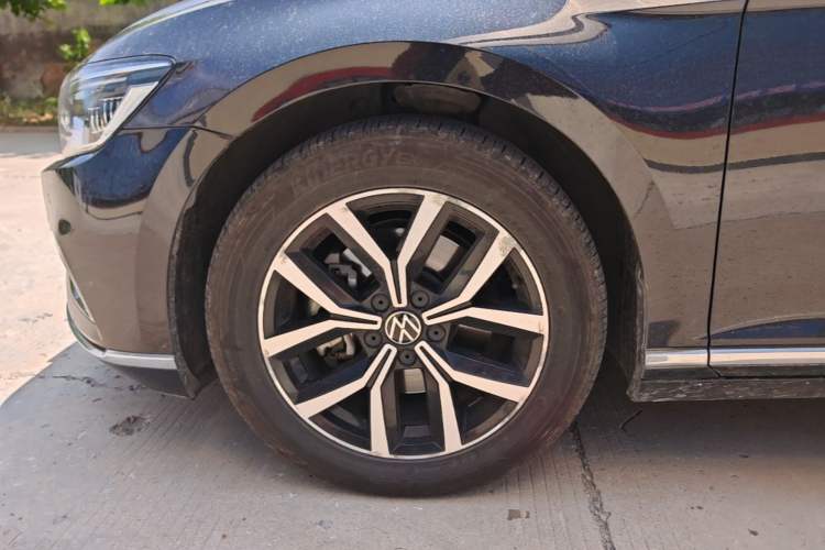 Used Volkswagen Magotan 2020 330TSI DSG Leading Model Left Front Wheel Hub