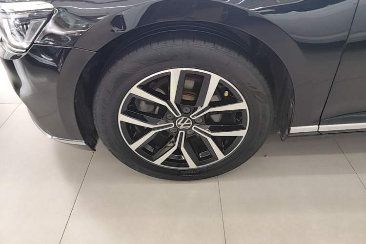 Used Volkswagen Magotan 2020 330TSI DSG Leading Model Left Front Wheel Hub