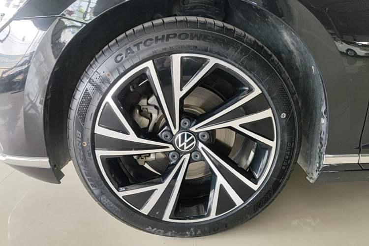 Used Volkswagen Magotan 2020 330TSI DSG Luxury Edition Left Front Wheel Hub