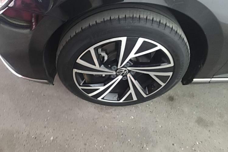 Used Volkswagen Magotan 2020 330TSI DSG Luxury Edition Left Front Wheel Hub