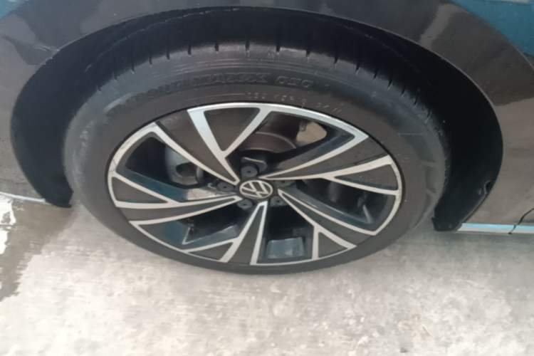 Used Volkswagen Magotan 2020 330TSI DSG Luxury Edition Left Front Wheel Hub