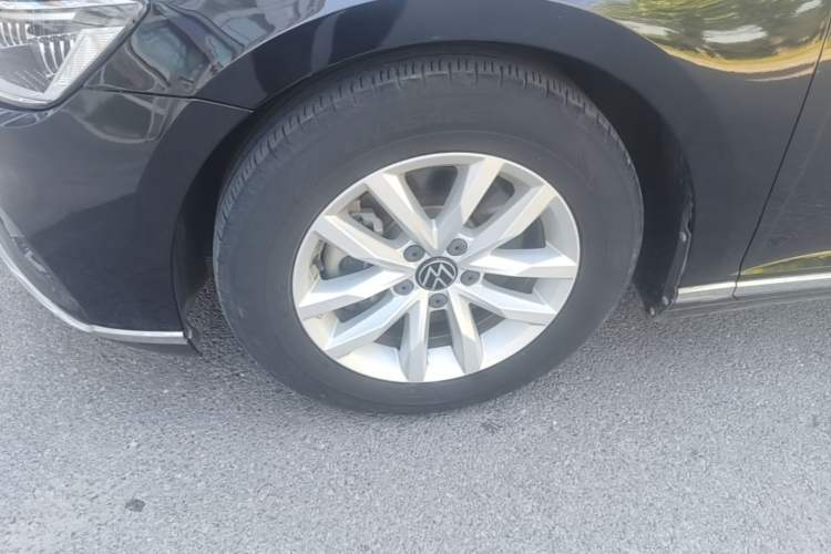 Used Volkswagen Magotan 2020 280TSI DSG Comfort Edition Left Front Wheel Hub