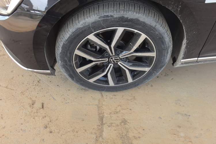 Used Volkswagen Magotan 2020 330TSI DSG Leading Model Left Front Wheel Hub