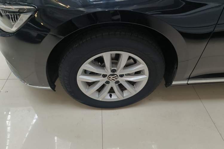 Used Volkswagen Magotan 2020 280TSI DSG Comfort Edition Left Front Wheel Hub