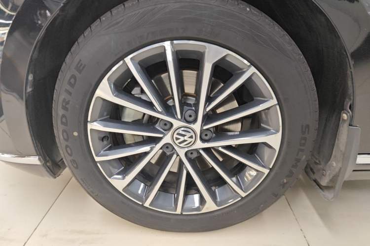 Used Volkswagen Magotan 2020 330TSI DSG Luxury Edition Left Front Wheel Hub