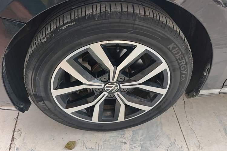 Used Volkswagen Magotan 2020 280TSI DSG Leading Edition Left Front Wheel Hub