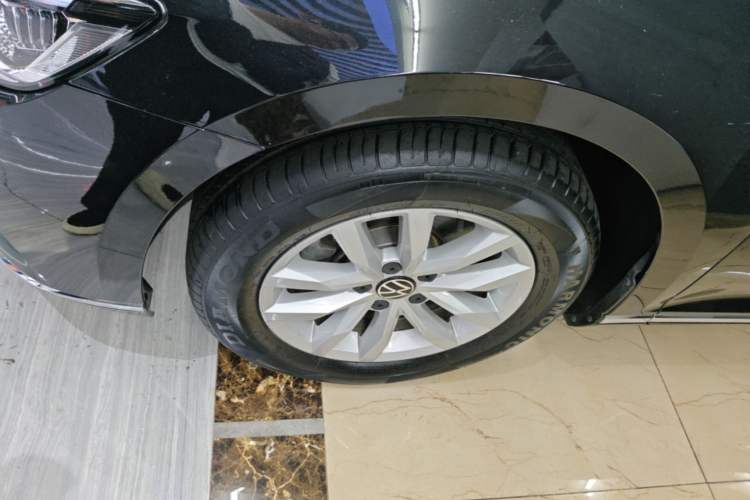 Used Volkswagen Magotan 2020 280TSI DSG Comfort Edition Left Front Wheel Hub