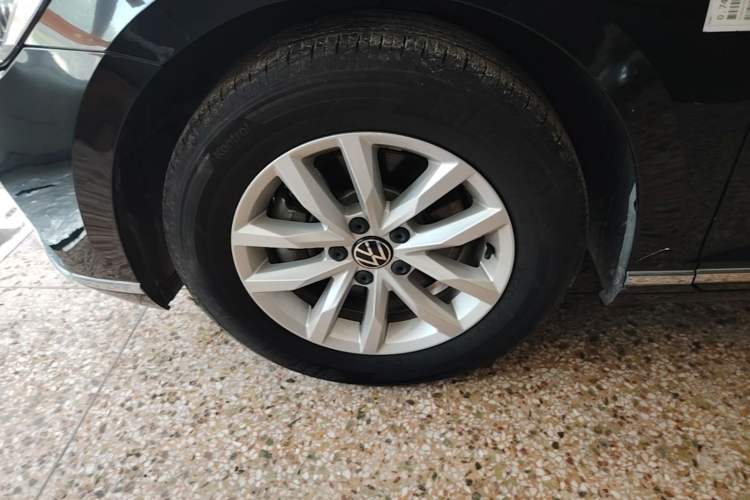 Used Volkswagen Magotan 2020 280TSI DSG Comfort Edition Left Front Wheel Hub