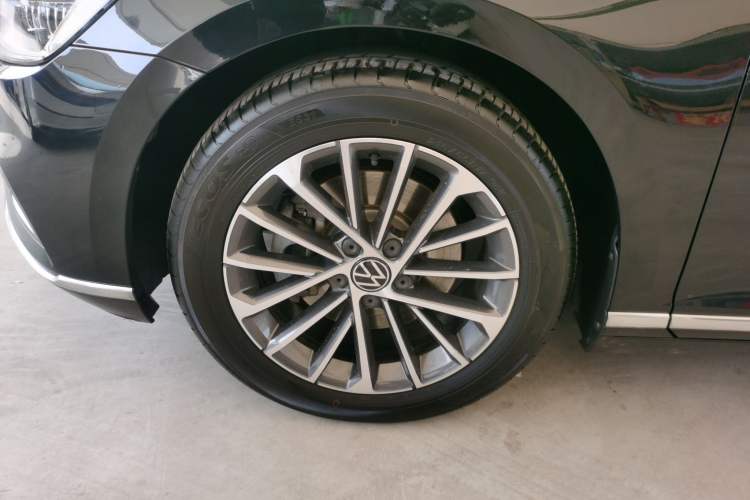 Used Volkswagen Magotan 2020 330TSI DSG Luxury Edition Left Front Wheel Hub