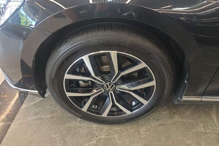 Used Volkswagen Magotan 2020 330TSI DSG Leading Model Left Front Wheel Hub