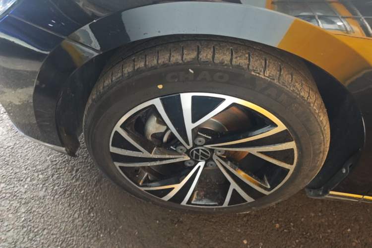 Used Volkswagen Magotan 2020 330TSI DSG Leading Model Left Front Wheel Hub