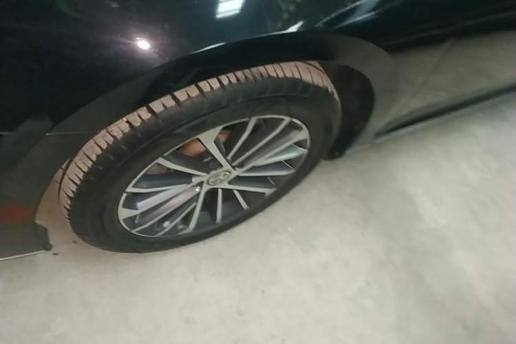Used Volkswagen Magotan 2020 330TSI DSG Luxury Edition Left Front Wheel Hub
