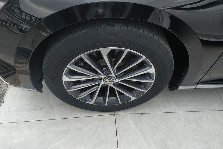 Used Volkswagen Magotan 2020 330TSI DSG Luxury Edition Left Front Wheel Hub