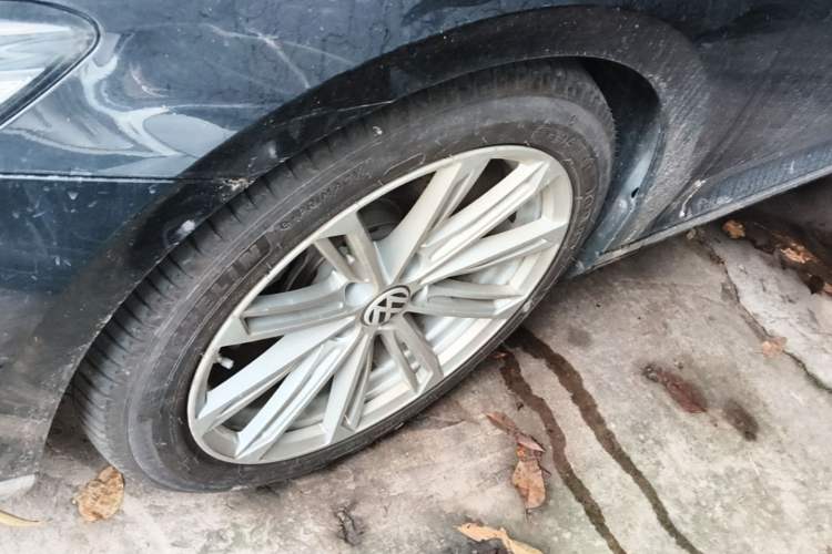 Used Volkswagen Magotan 2020 330TSI DSG Luxury Edition Left Front Wheel Hub