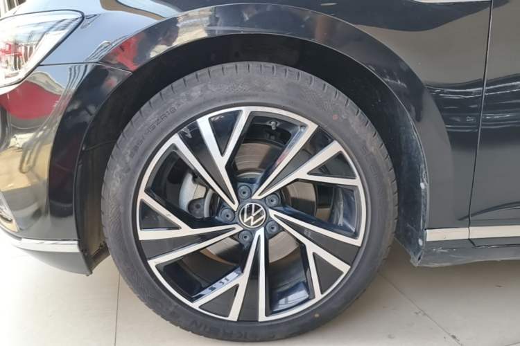 Used Volkswagen Magotan 2020 330TSI DSG Leading Model Left Front Wheel Hub