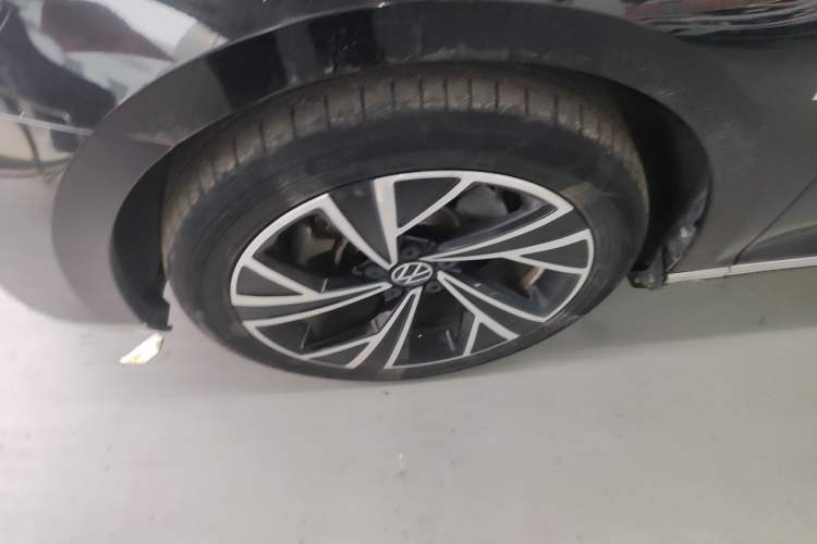 Used Volkswagen Magotan 2020 330TSI DSG Luxury Edition Left Front Wheel Hub