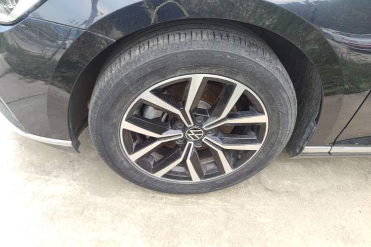 Used Volkswagen Magotan 2020 330TSI DSG Leading Model Left Front Wheel Hub