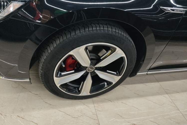 Used Volkswagen Magotan 2020 330TSI DSG Luxury Edition Left Front Wheel Hub