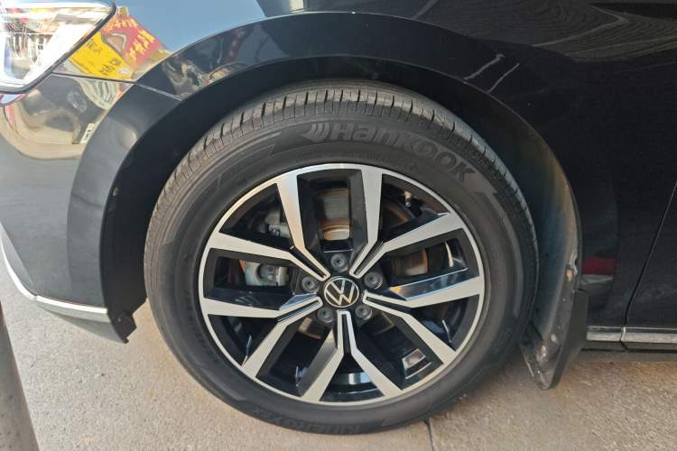 Used Volkswagen Magotan 2020 330TSI DSG Leading Model Left Front Wheel Hub
