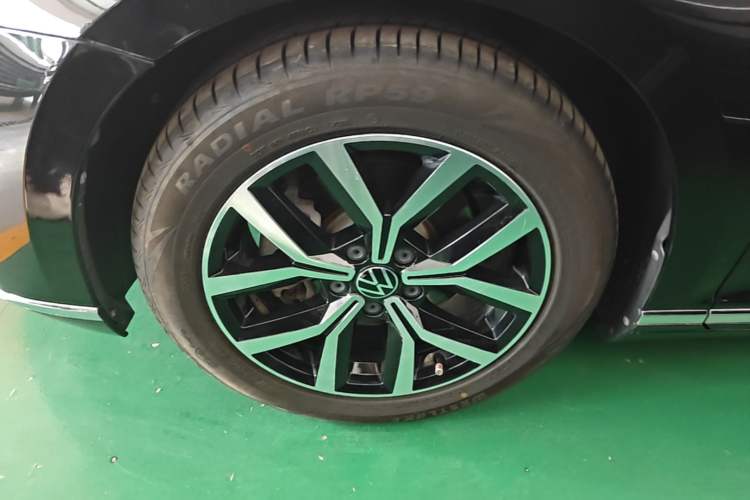 Used Volkswagen Magotan 2020 330TSI DSG Leading Model Left Front Wheel Hub