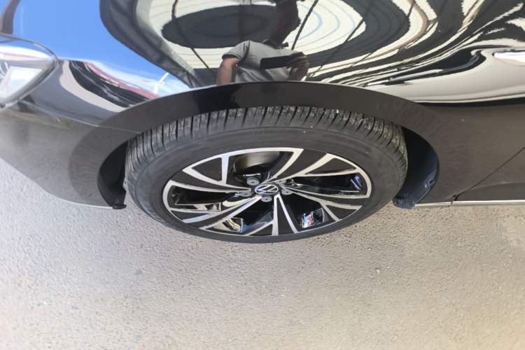 Used Volkswagen Magotan 2020 330TSI DSG Leading Model Left Front Wheel Hub
