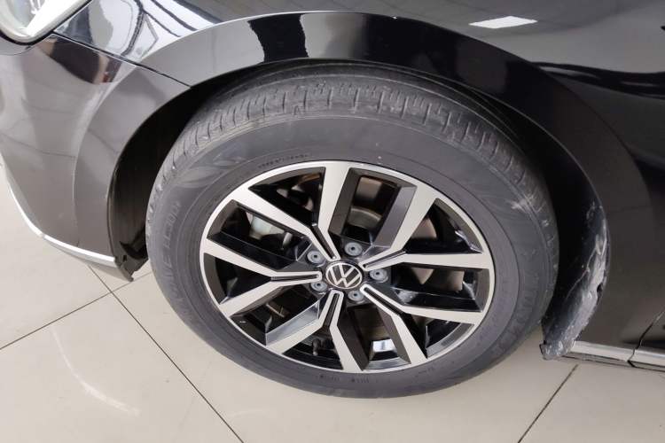 Used Volkswagen Magotan 2020 330TSI DSG Luxury Edition Left Front Wheel Hub