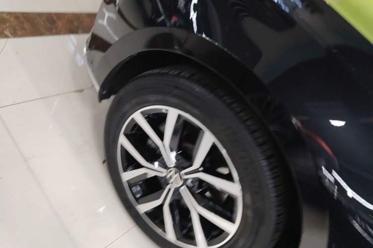 Used Volkswagen Magotan 2020 330TSI DSG Leading Model Left Front Wheel Hub