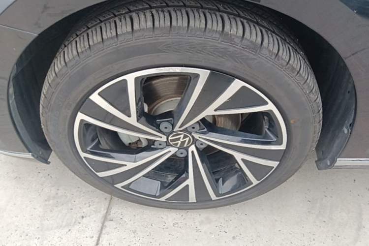 Used Volkswagen Magotan 2020 330TSI DSG Luxury Edition Left Front Wheel Hub