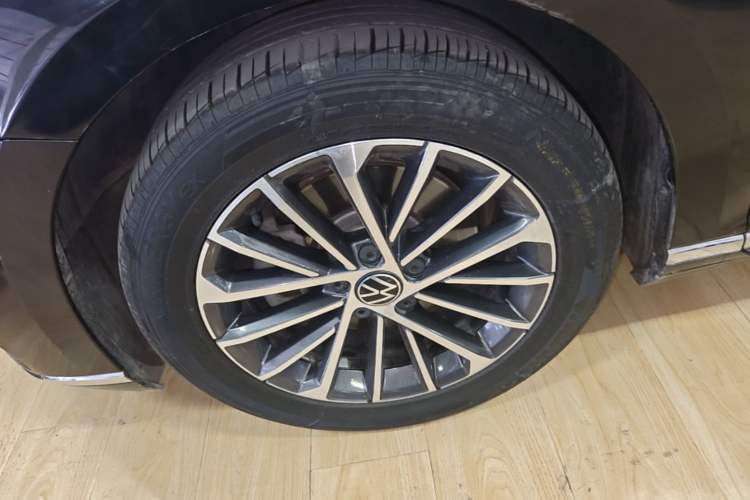 Used Volkswagen Magotan 2020 330TSI DSG Luxury Edition Left Front Wheel Hub