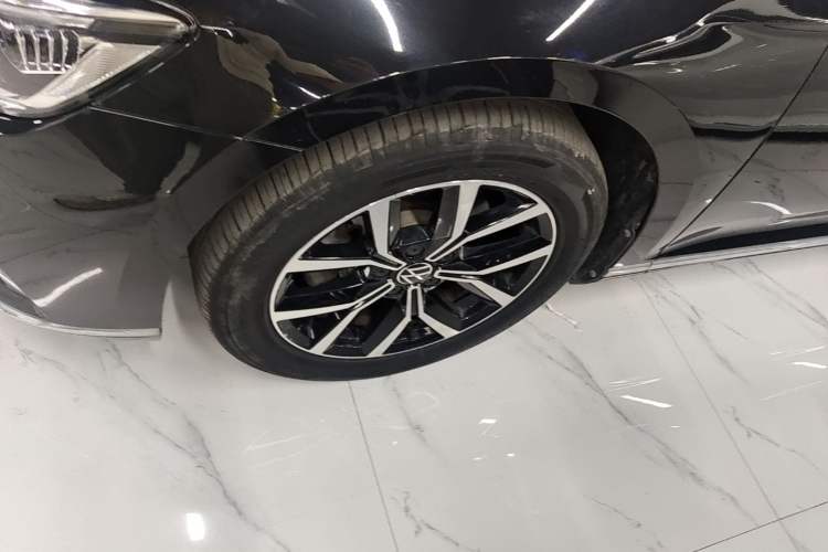 Used Volkswagen Magotan 2020 280TSI DSG Leading Edition Left Front Wheel Hub