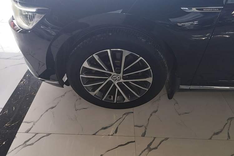 Used Volkswagen Magotan 2020 330TSI DSG Luxury Edition Left Front Wheel Hub
