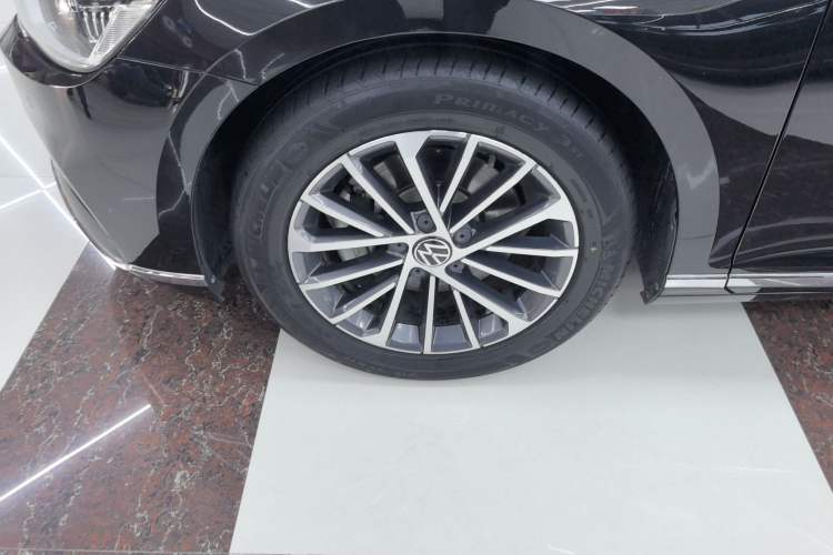 Used Volkswagen Magotan 2020 330TSI DSG Luxury Edition Left Front Wheel Hub