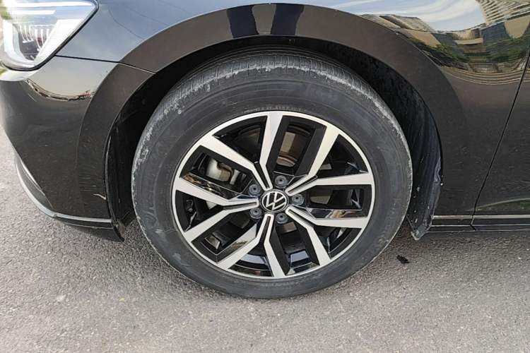 Used Volkswagen Magotan 2020 330TSI DSG Leading Model Left Front Wheel Hub