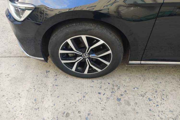 Used Volkswagen Magotan 2020 330TSI DSG Leading Model Left Front Wheel Hub