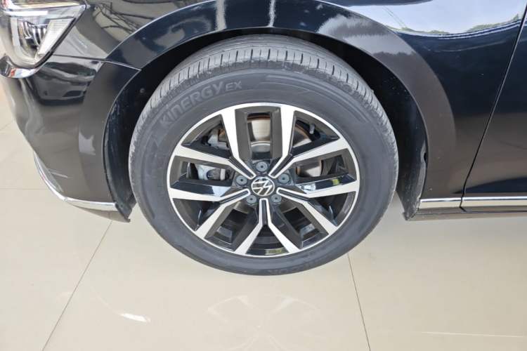 Used Volkswagen Magotan 2020 330TSI DSG Leading Model Left Front Wheel Hub